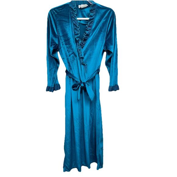 Helen Of Troy Other - Vintage Robe Helen Of Troy Womens M Velvet Velour Teal Belted Grannycore